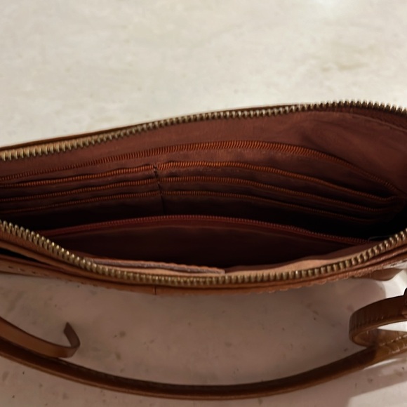 Hobo Darcy Crossbody - Picture 3 of 3